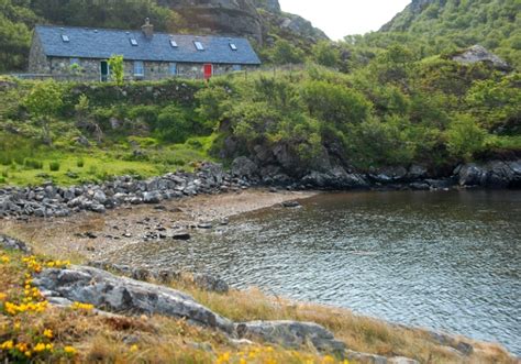 isle of rona holiday cottages.